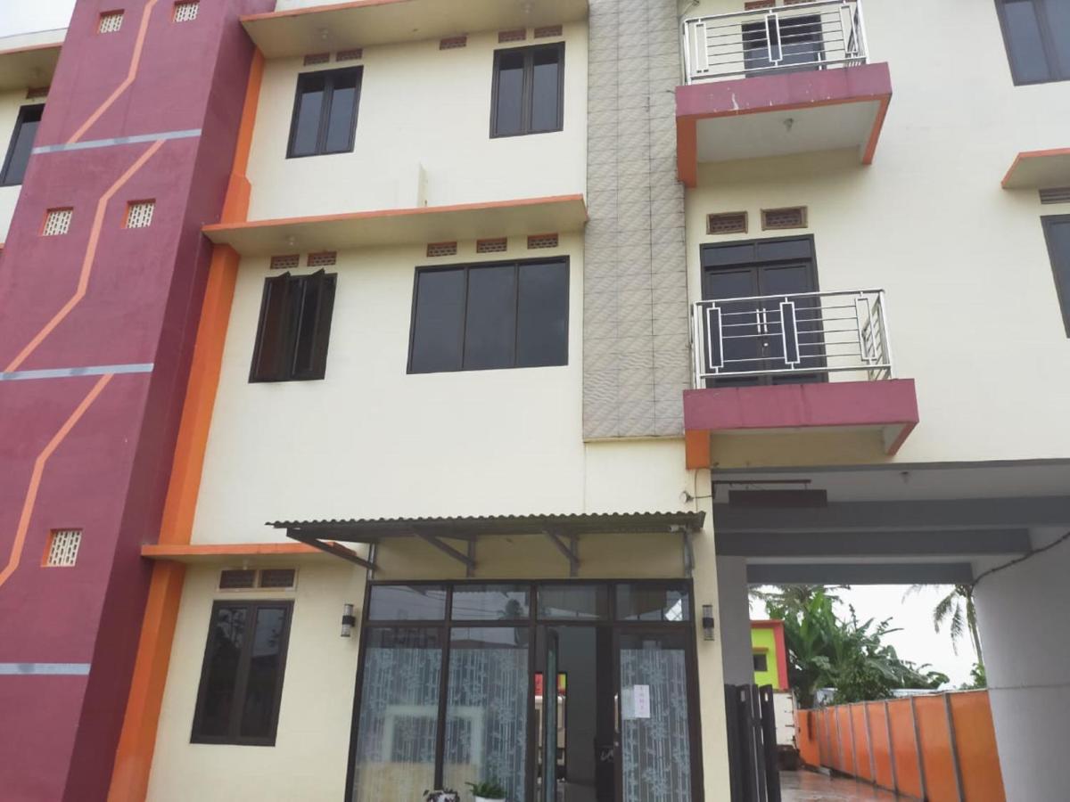 Oyo 3373 Favour Hotel Pagaralam Exterior foto