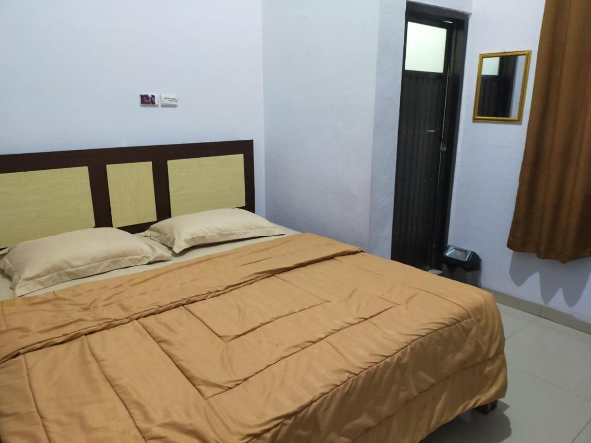 Oyo 3373 Favour Hotel Pagaralam Exterior foto